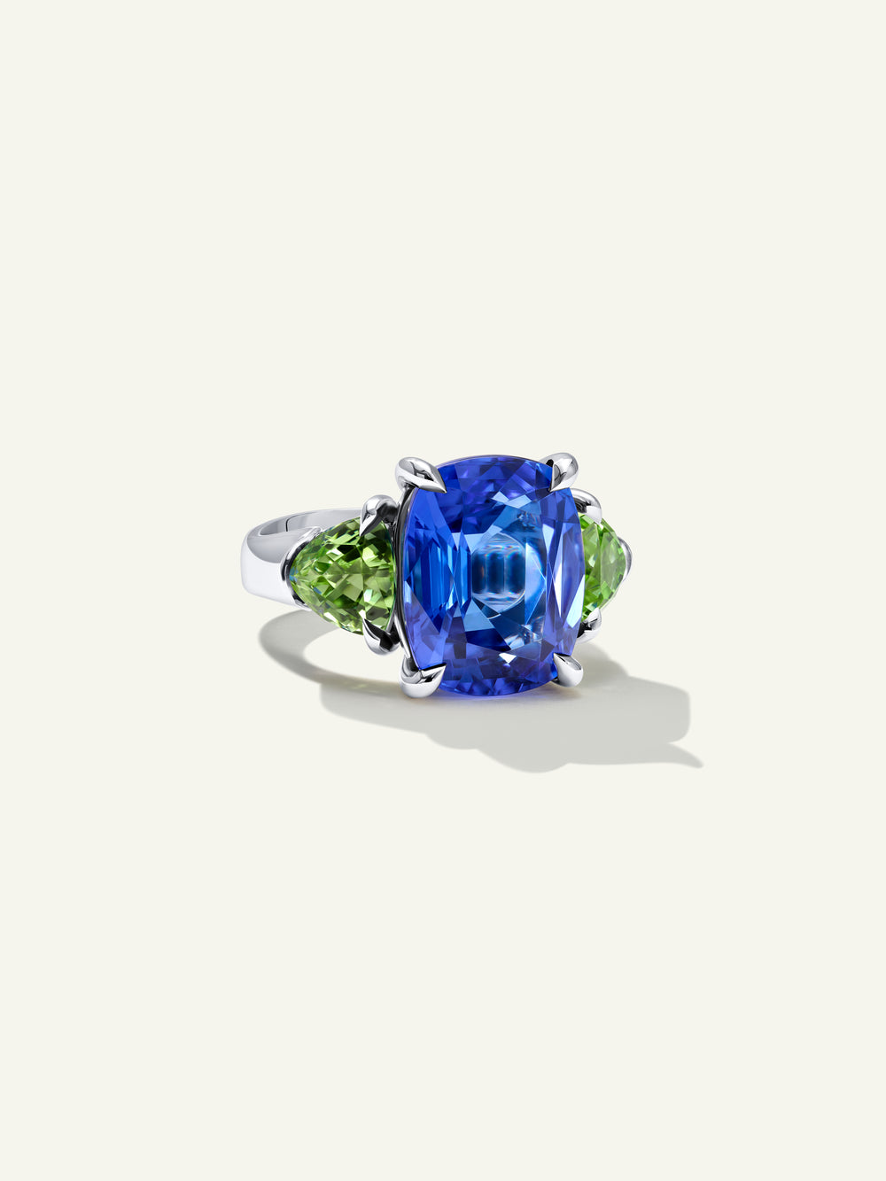 GLAMOUR Ring with Tanzanite