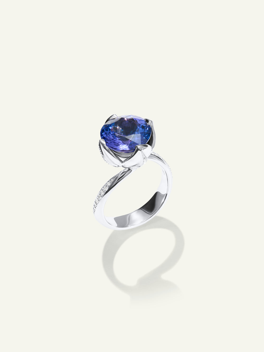 TULIP Ring with Tanzanite