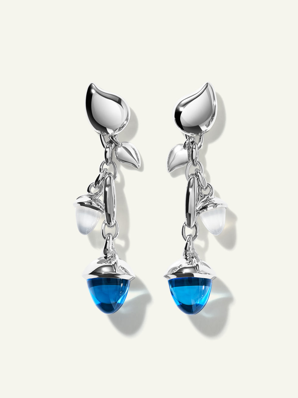 MIKADO Dangling 2 Acorn Ohrringe in 'Ocean'