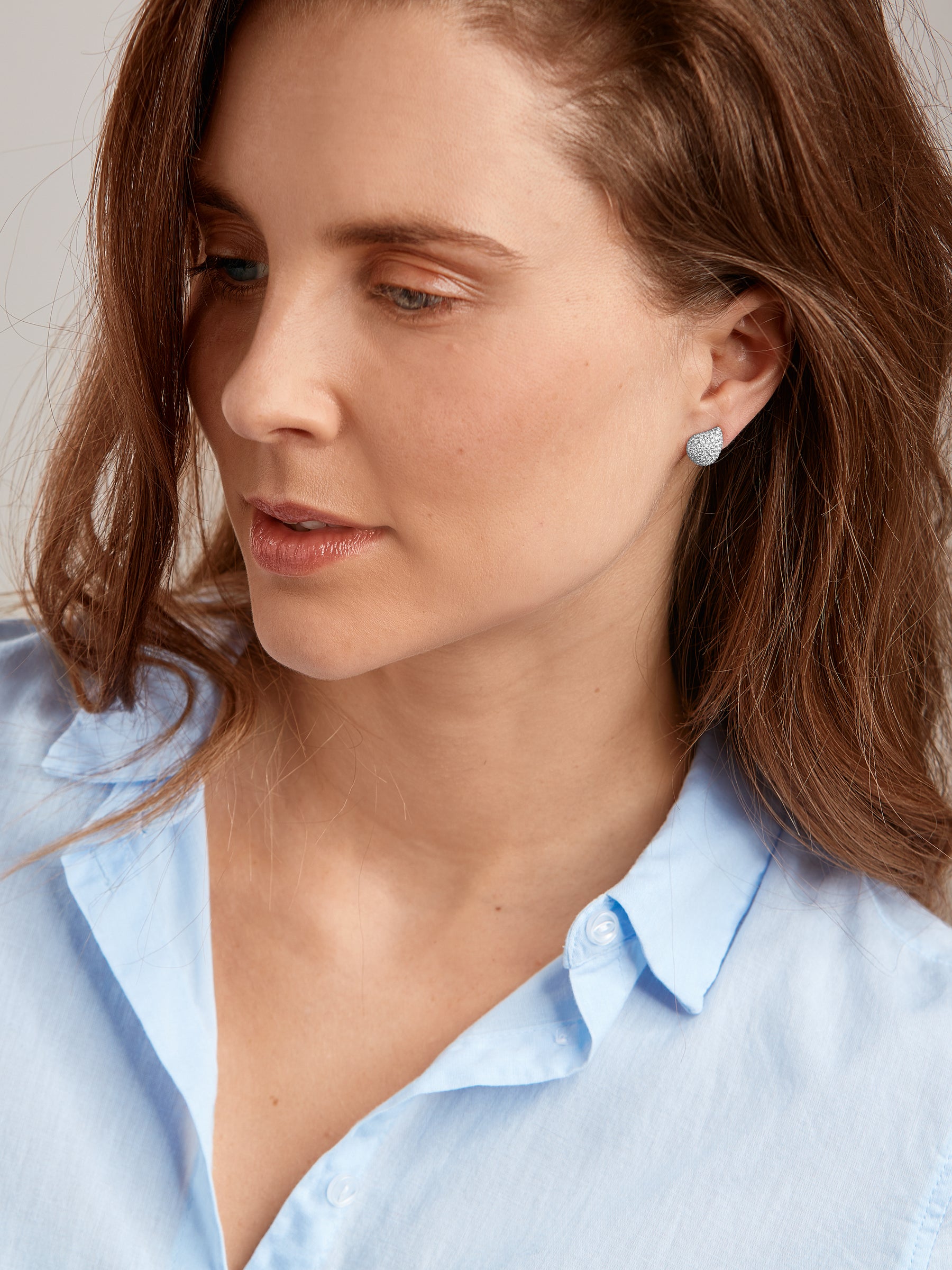 Earrings SIGNATURE Stud small Diamond Pavé mit Diamant Pavé