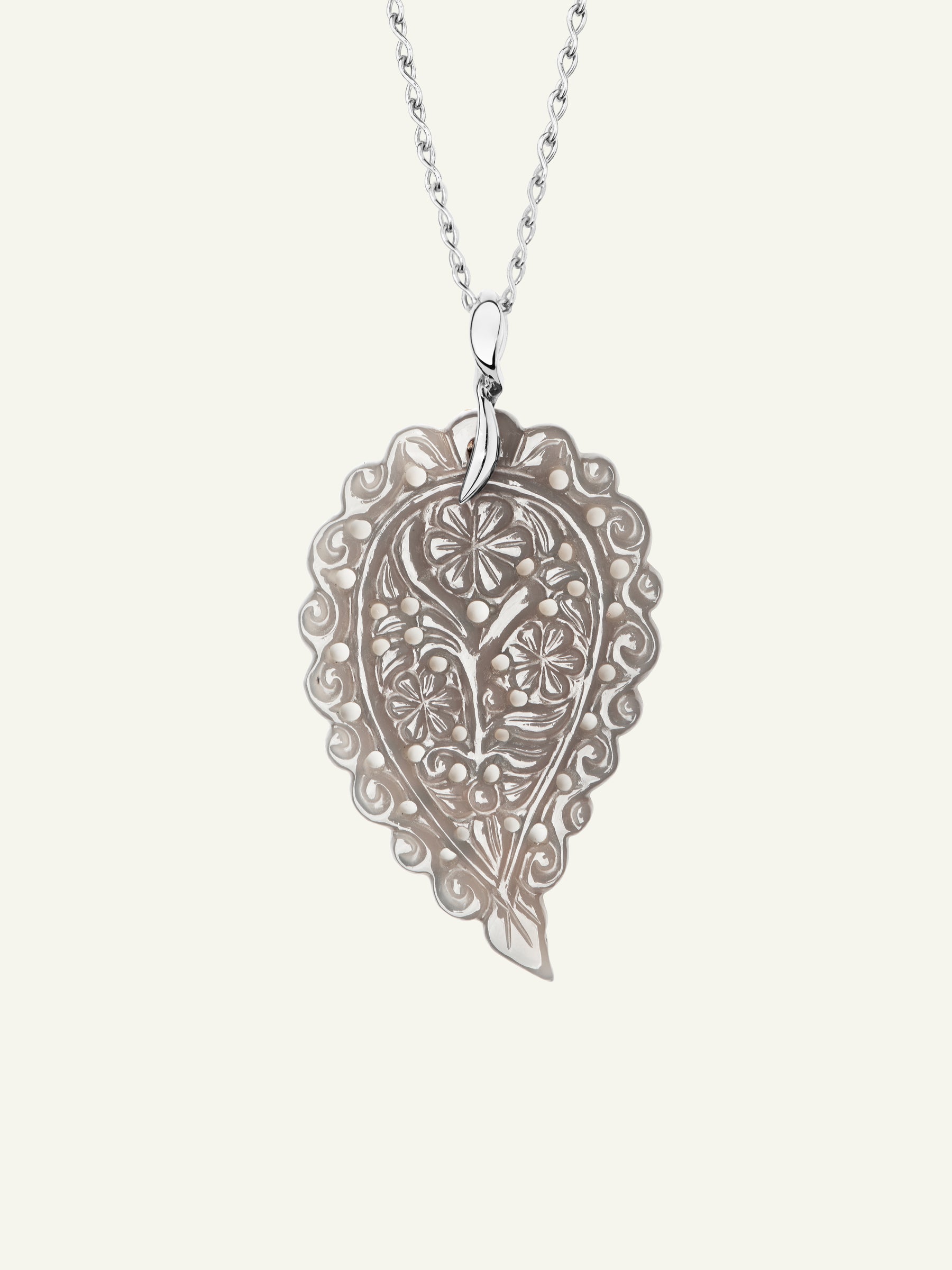 INDIA Large Anhänger mit Grauem Chalcedon