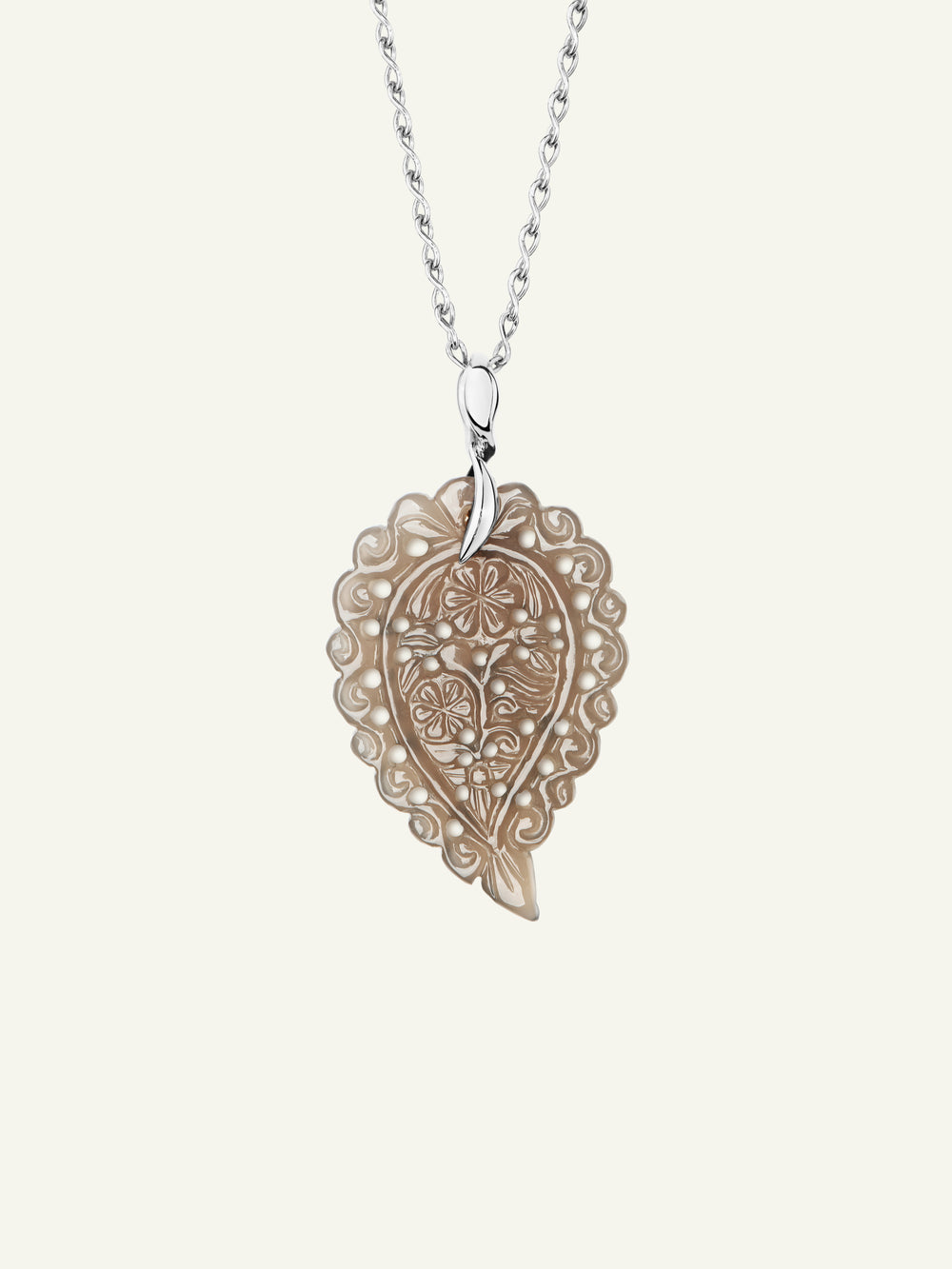 INDIA Medium Anhänger mit Grauem Chalcedon