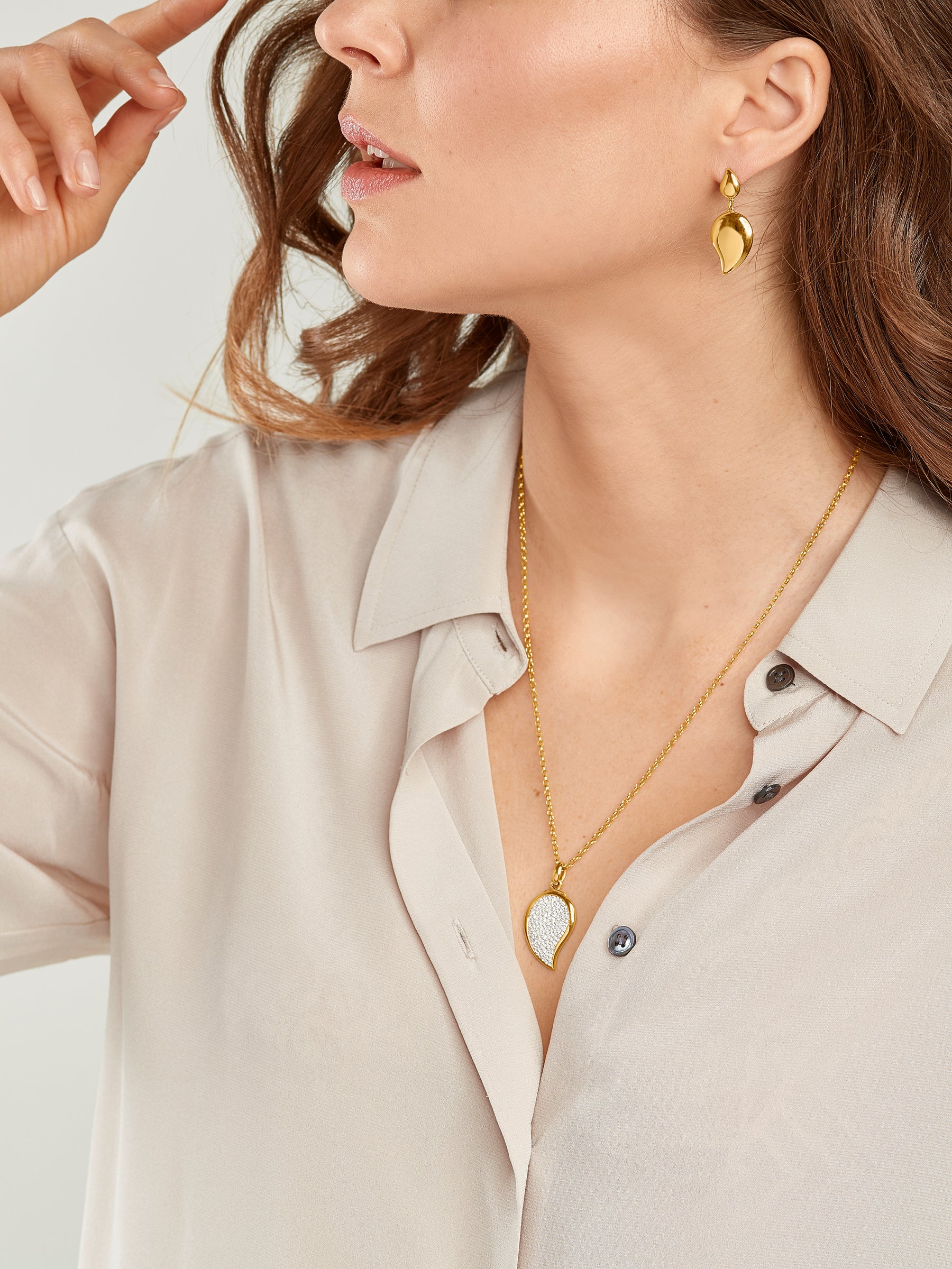 Pendant SIGNATURE Wave small Diamond Pavé 18K Gelbgold