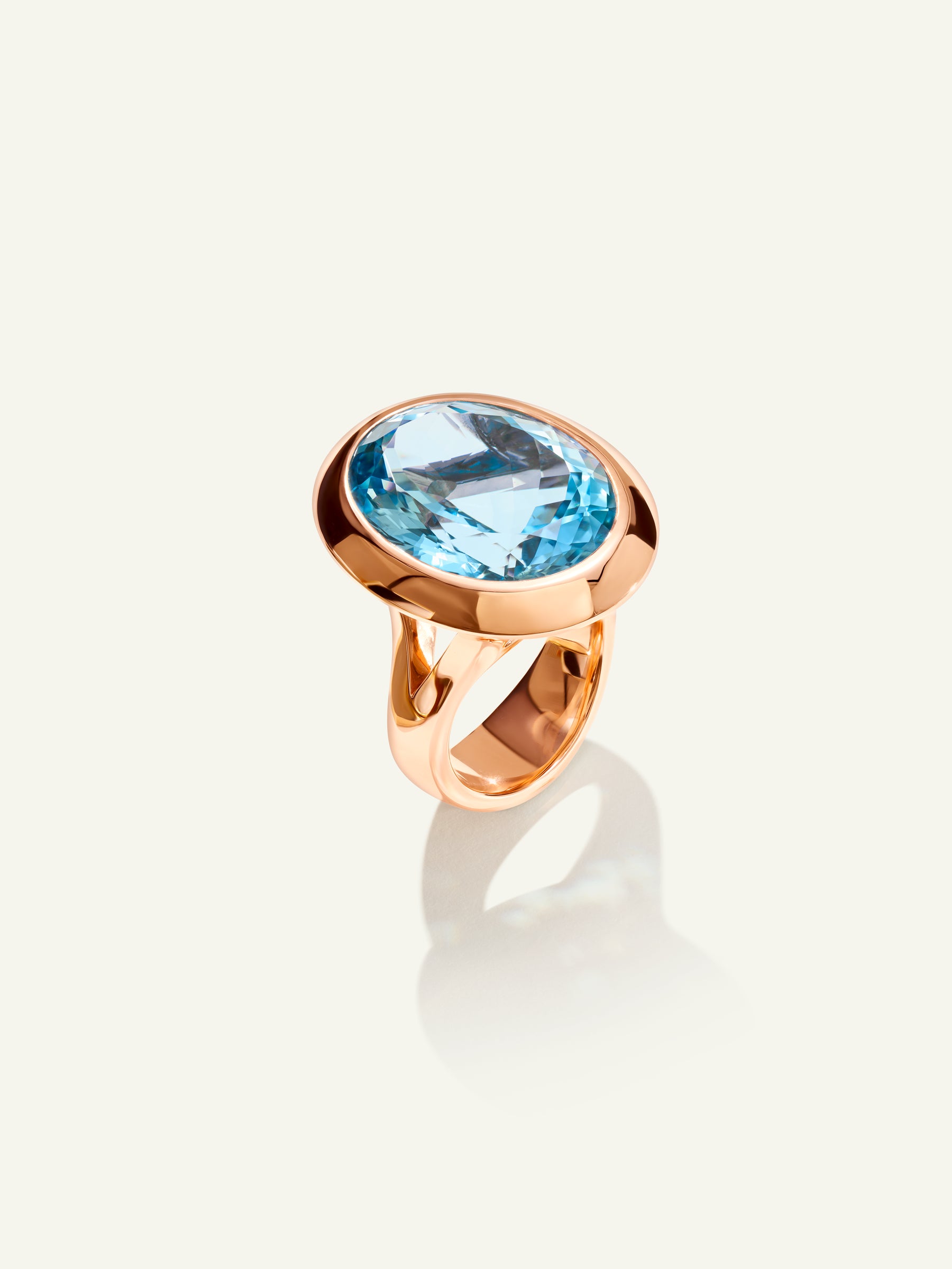 CUSHION Ring with Aquamarine