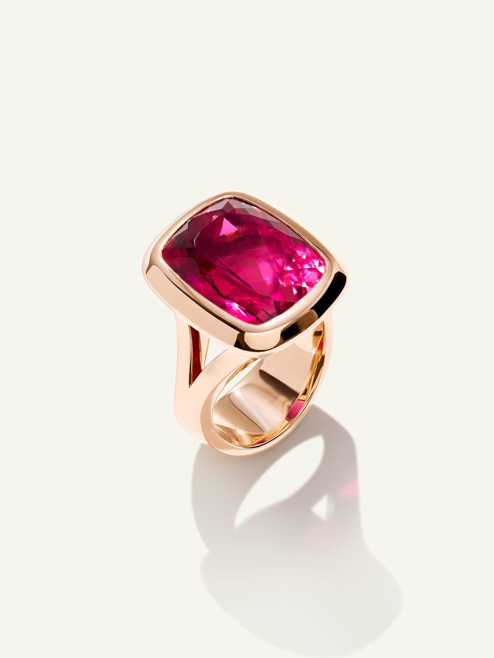 CUSHION Ring mit Rubellit