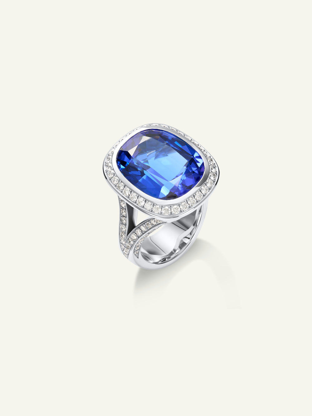 CUSHION Ring with Tanzanite
