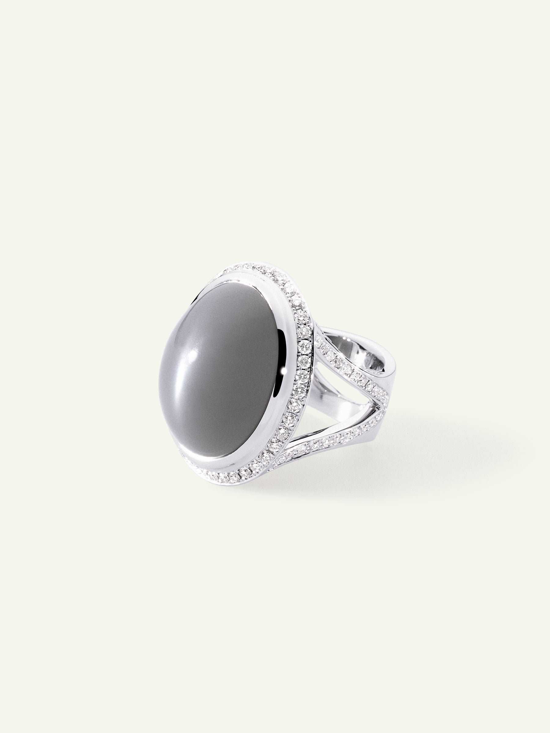 Ring CUSHION small Moonstone grey with Diamond Pavé