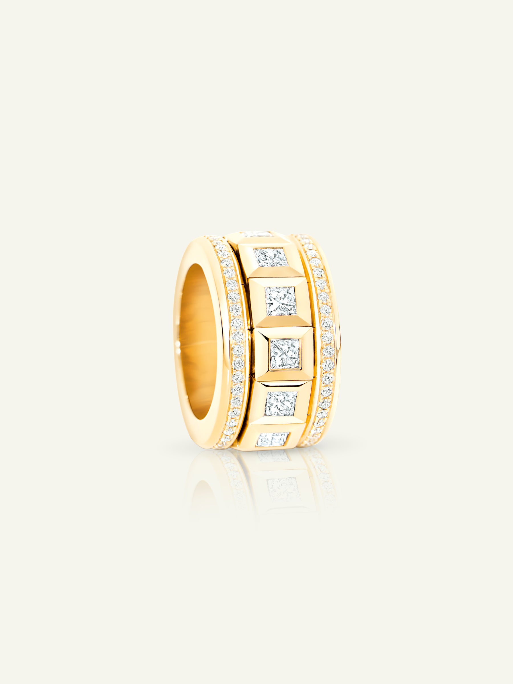 CURRICULUM VITAE 77 Ring Diamanten im Princess Cut und Diamant Pavé