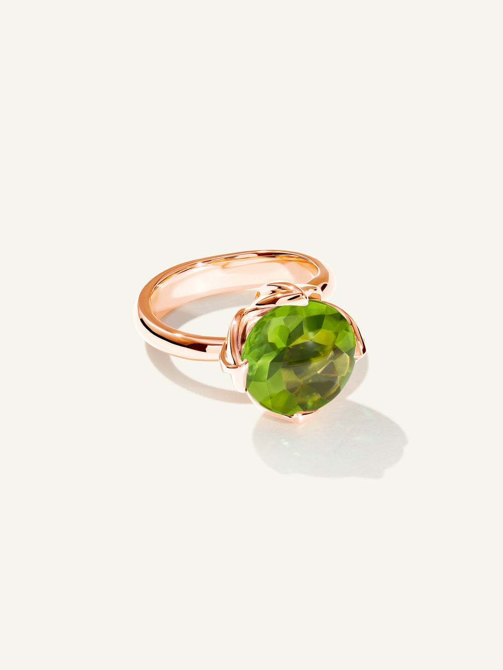 TULIP Large Ring with Peridot