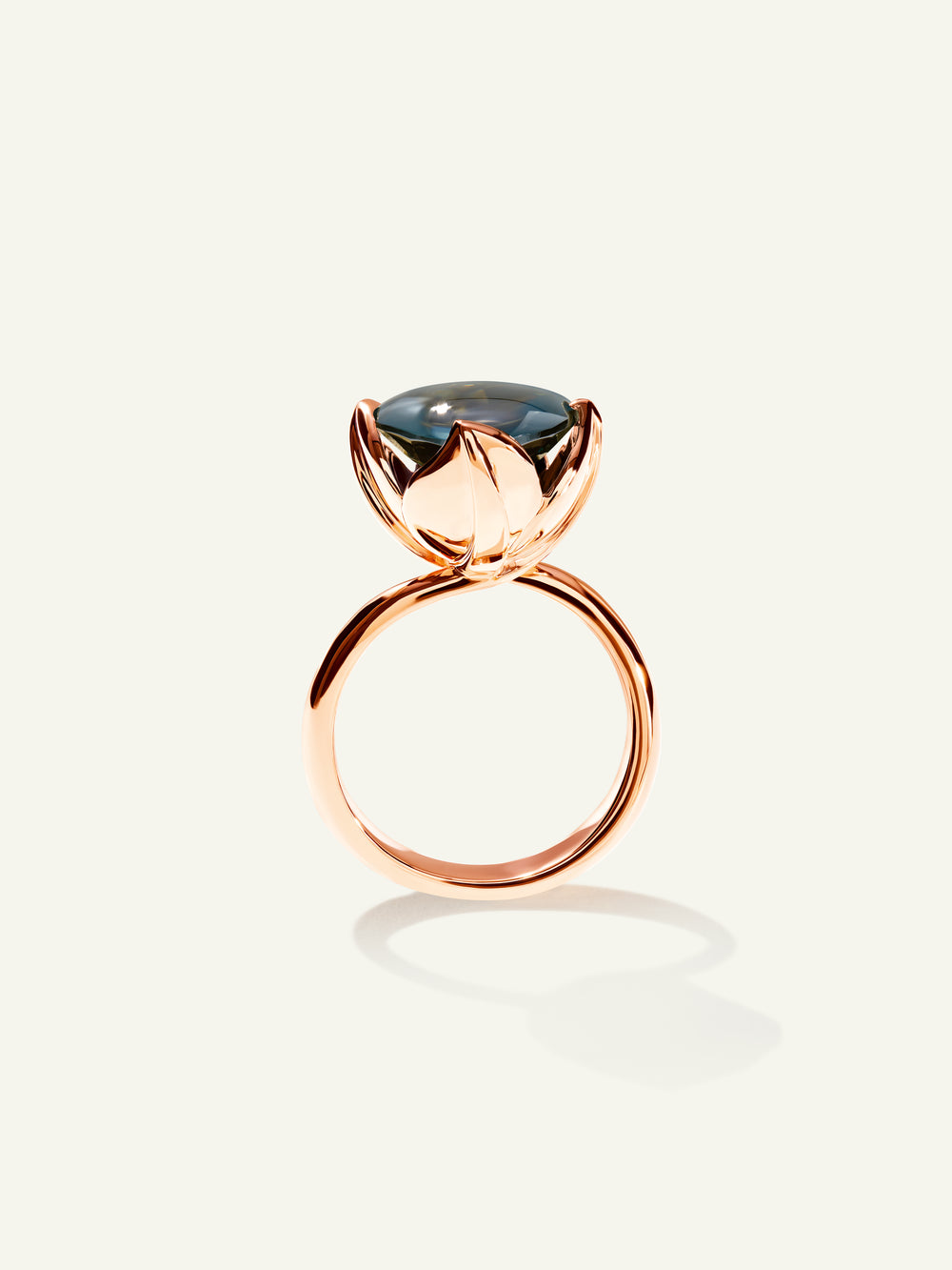 TULIP Large Ring with London Topaz