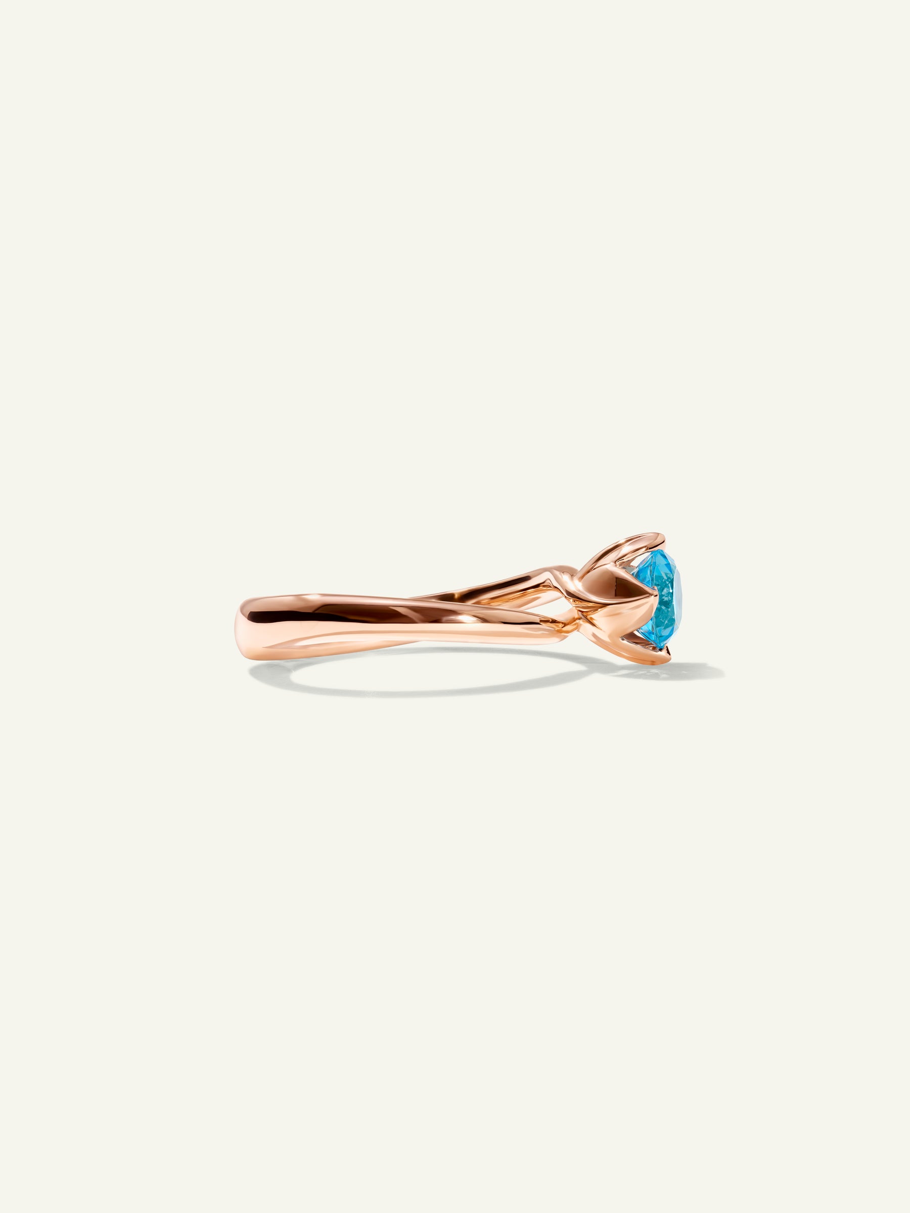 TULIP Ring XS with Swiss Topaz